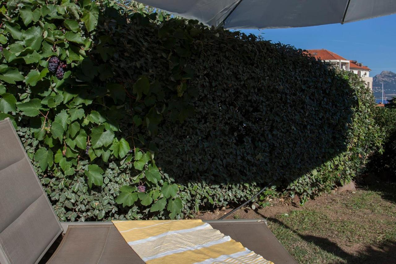 קאלבי Mare Appart Avec Jardin Et Bbq Vue Mer Et Montagne Plage Et Port A 2 Pas מראה חיצוני תמונה